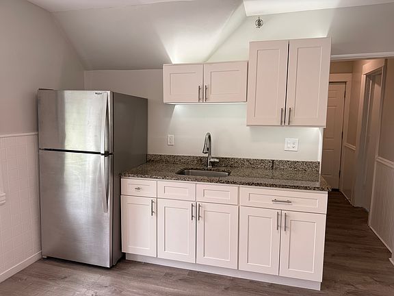 2nd image of 197 Clover St #3