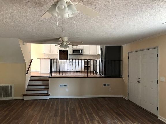5th image of 210 Shannon Dr