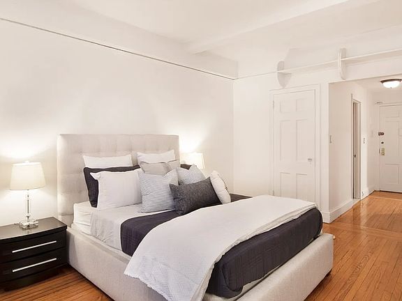 5th image of 145 W 58th St #6B