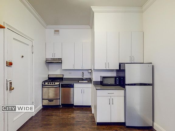3rd image of 104 E 81st St APT 4G