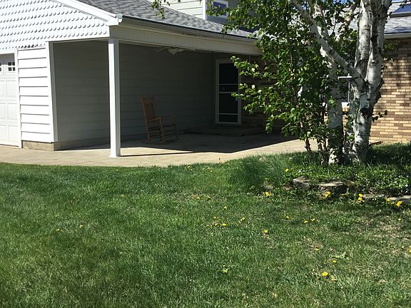 3rd image of 703 Birchwood Dr