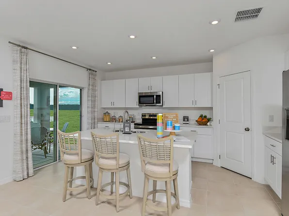 204 Streamwater Way, Groveland, FL 34736