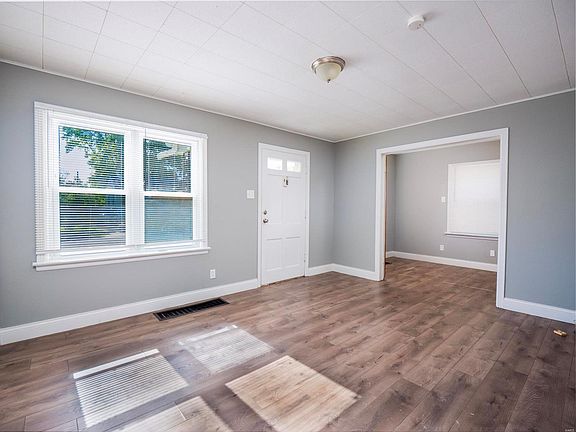 5th image of 10753 Saint Xavier Ln