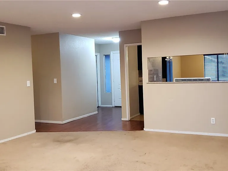 4316 Honeycomb Dr — Photo 4
