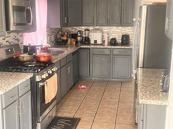 2nd image of 21418 Wildcroft Dr