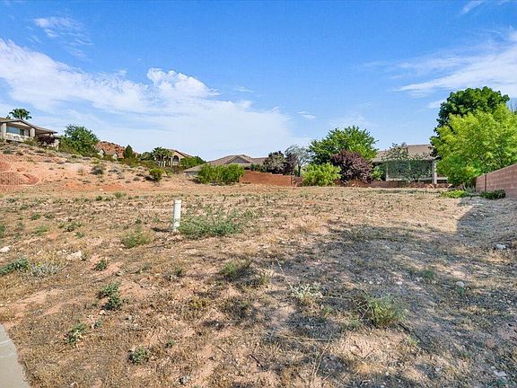 4th image of 1086 W Montezuma Cir