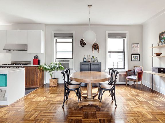 2nd image of 61 Eastern Pkwy APT 5D