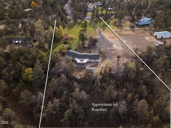 3915 NW 21st St, Redmond, OR 97756