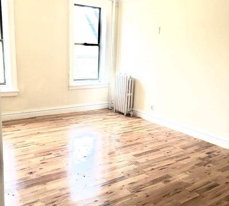 2nd image of 2985 Botanical Sq APT 4J