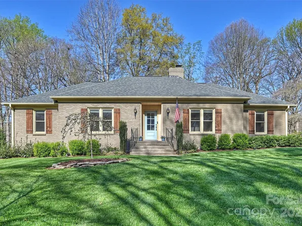 5223 Lansing Dr, Charlotte, NC 28270