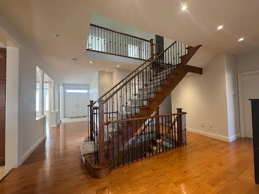 Building Photo - 93 Tremaine Dr #UPPER