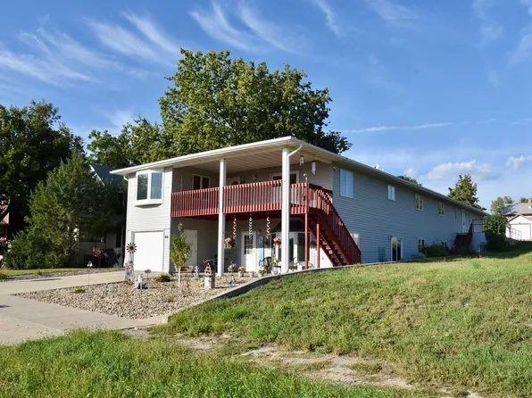 418 W Pleasant Dr, Pierre, SD 57501