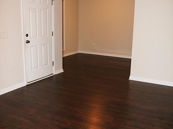 2nd image of 2 Mill Pond Ct