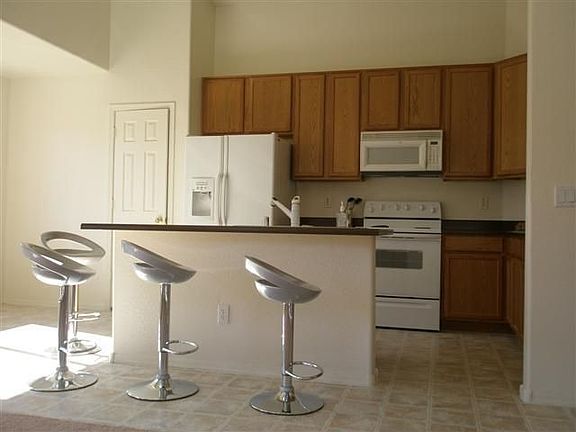 great entertaining kitchen