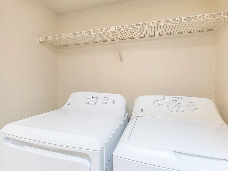 Stone Hollow Apartments — Photo 5