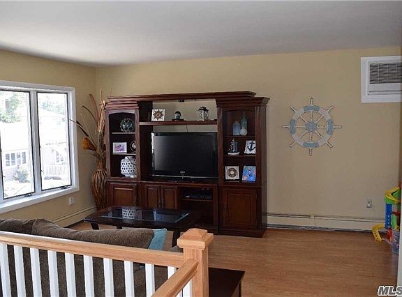 3rd image of 41 Kerrigan St