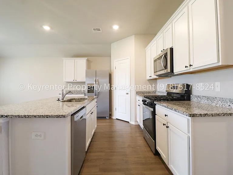 1308 Sunstone St — Photo 20