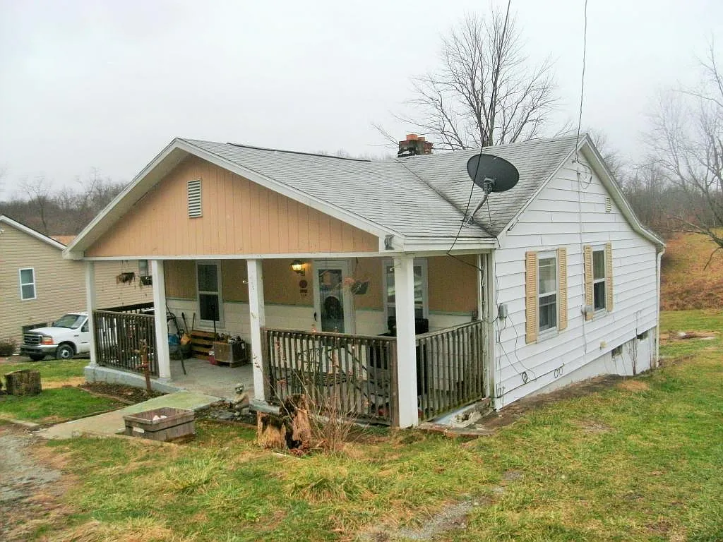 128 Keeny Row photo 1
