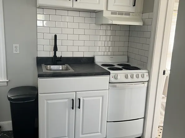 15 Centre St #2, Rumford, RI 02916