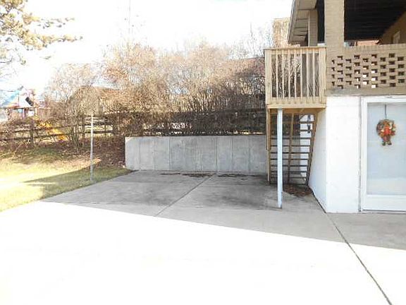 5th image of 203 Dawson Dr