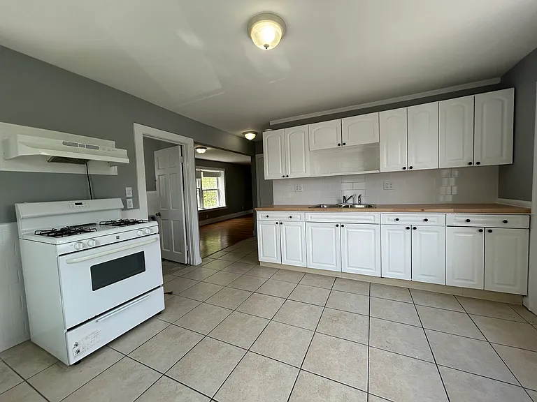 121 Boston St #2 — Photo 2