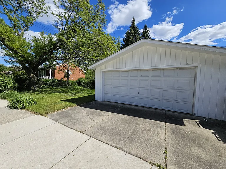 2901 Hubbard St — Photo 18