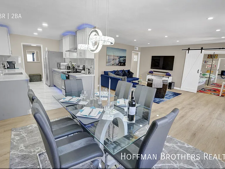 121 N Croft Ave #308 — Photo 6