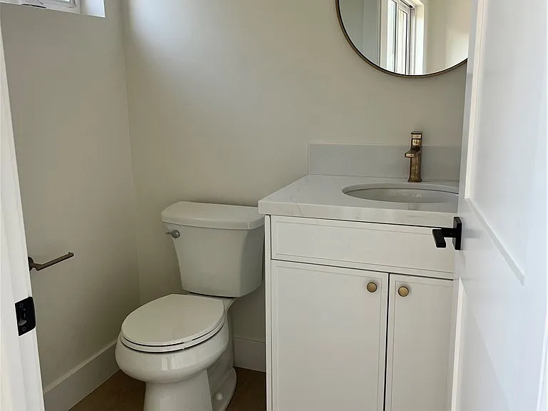 1282 S Leighton Ave — Photo 5