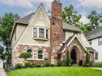 646 W 70th Ter, Kansas City, MO, 64113