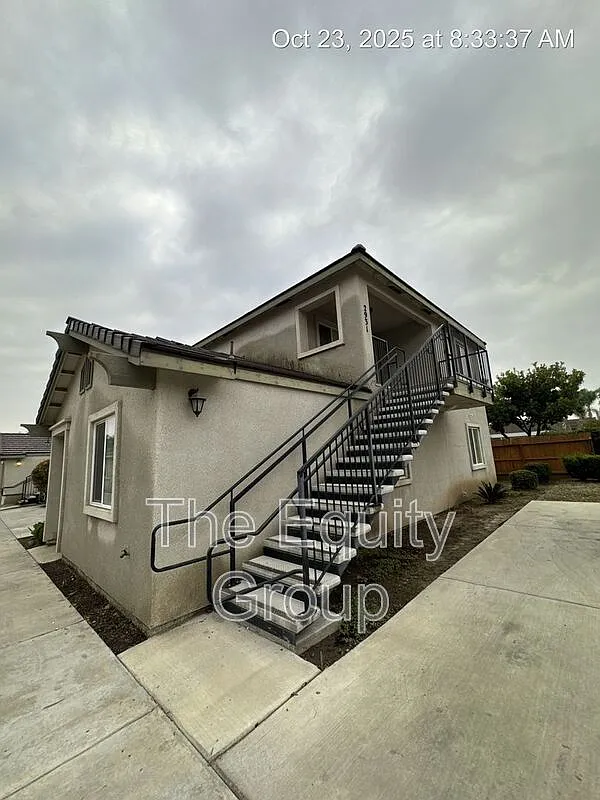 2931 N Crowe St photo 1