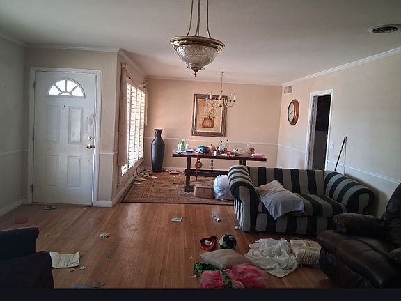 4th image of 1421 Watts Ave
