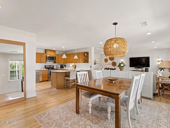 5th image of 5137 Lord Byron Road