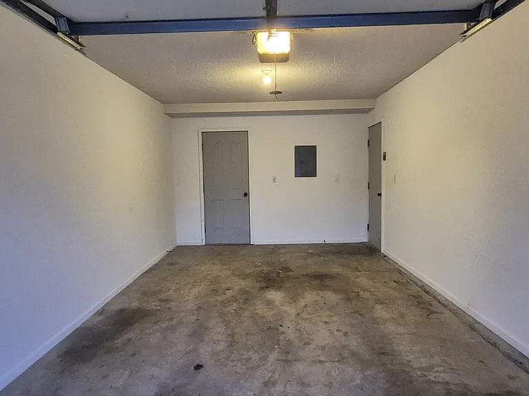 822 E 167th Ct — Photo 17