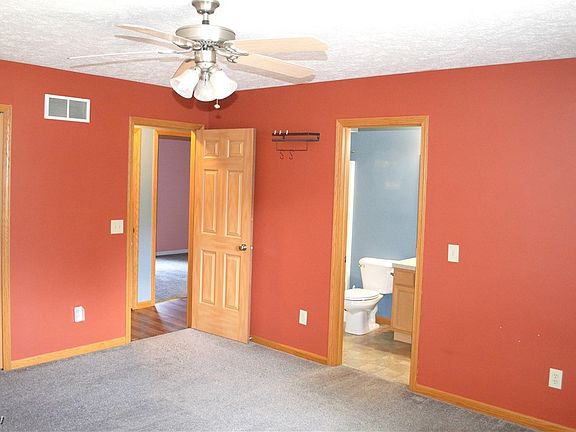 5th image of 830 Millwood Dr