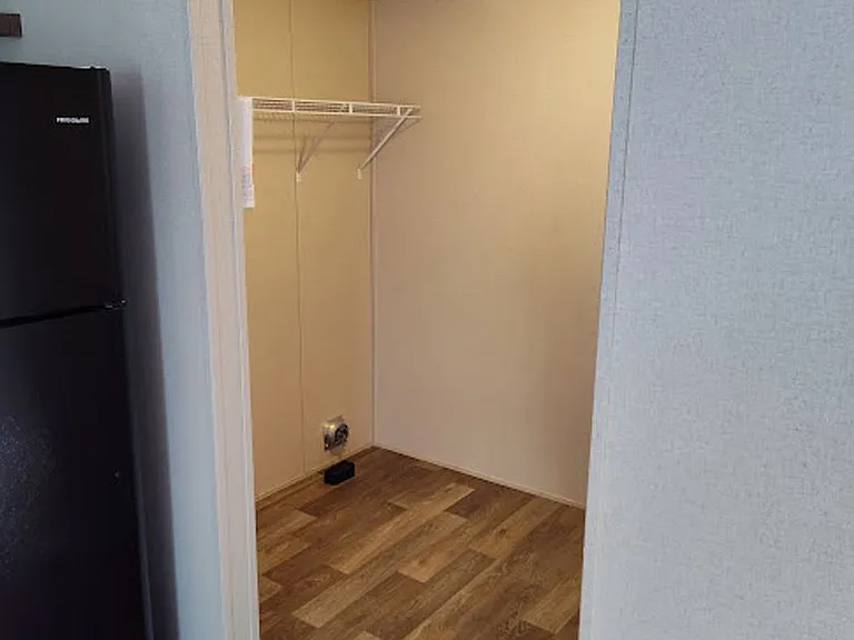 5600 W Kilgore Ave — Photo 26
