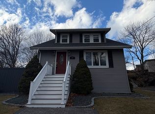 27 Park St, Saugus, MA 01906