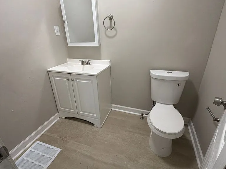 7301 Harney Ave — Photo 7