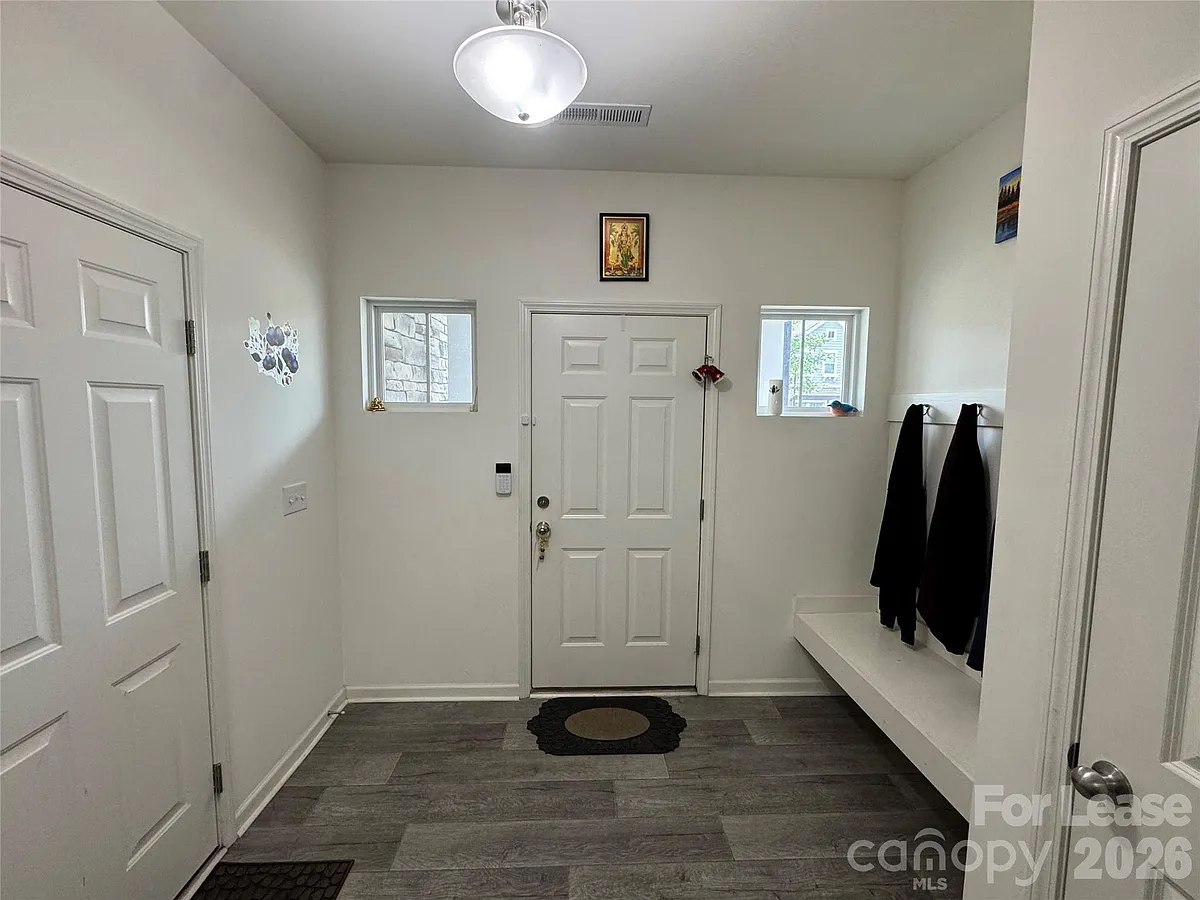 Building Photo - 574 Scotch Meadows Loop