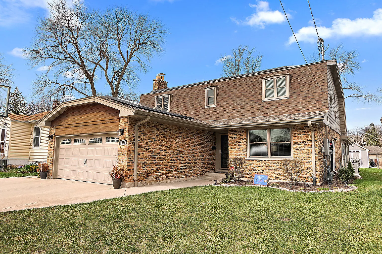 1456 Linden Rd photo 1