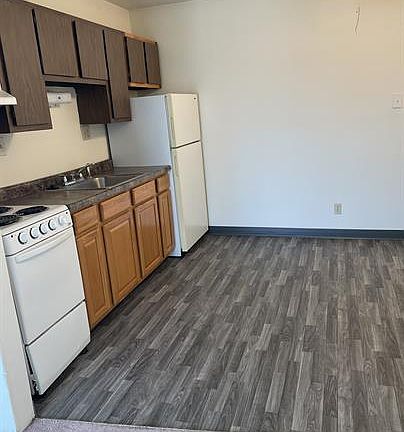 2nd image of 1450 Meadowview Dr #6