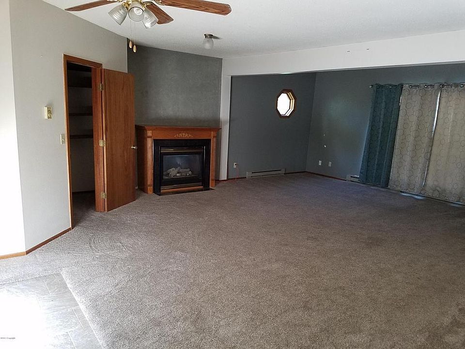 2nd image of 1004 5th Ave