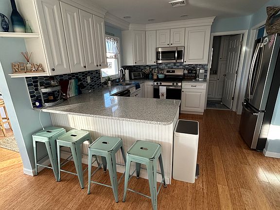 5th image of 23 Nancy Dr