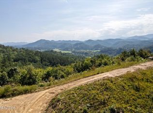 Crown Point Ln, Sevierville, TN 37862