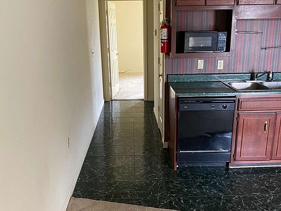 3rd image of 232 Lanier Dr #15