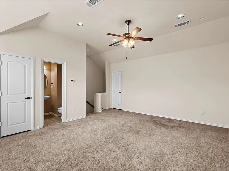 6465 Naples Dr — Photo 17