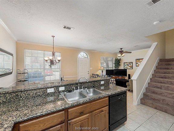 2nd image of 419 Forest Dr