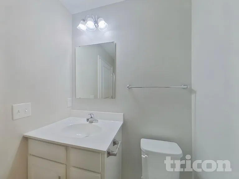 137 Portchester Ln — Photo 8