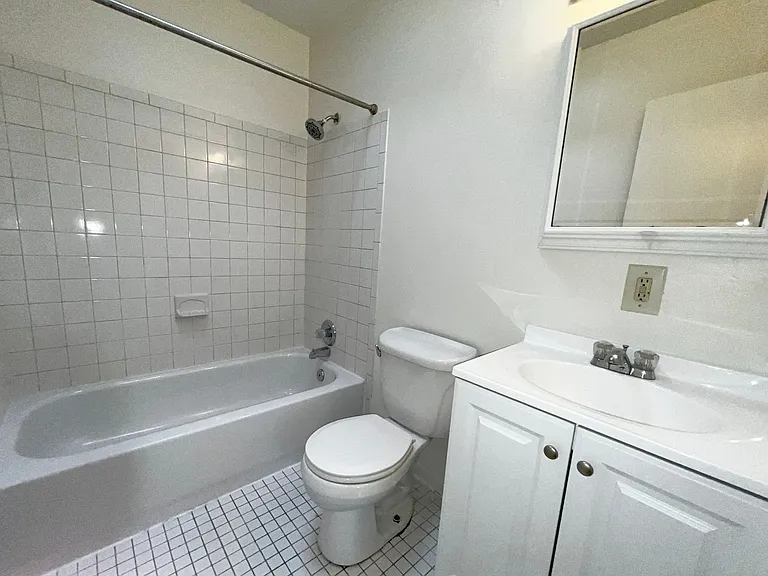 Mt Washington Manor — Photo 48