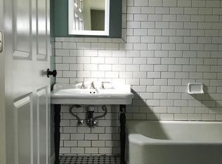 801 S 4th St APT A, Springfield, IL 62703