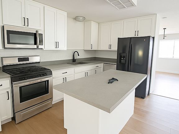 3rd image of 2165 Teakwood Manor Dr